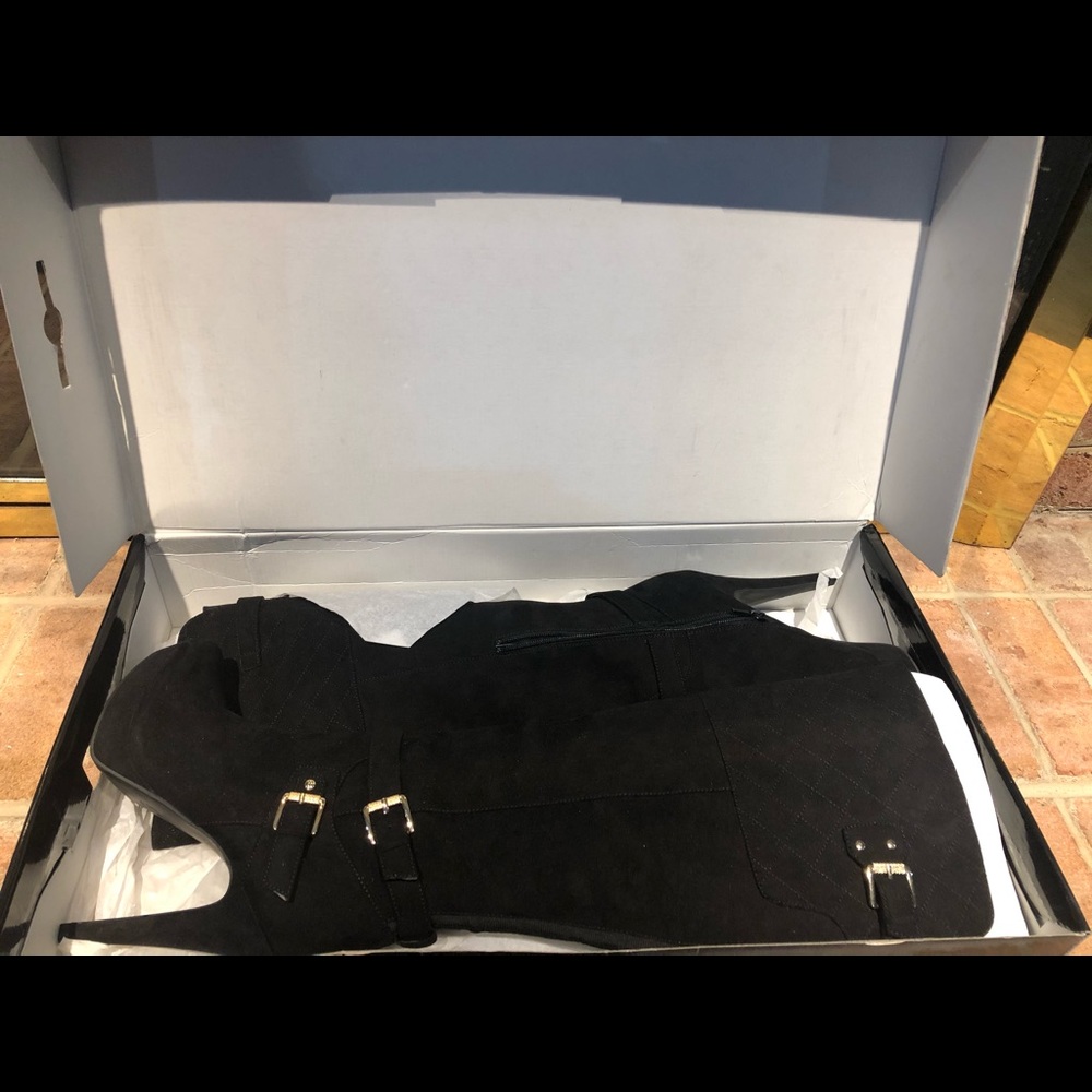 Guess Boots sz 10 Black New in Box